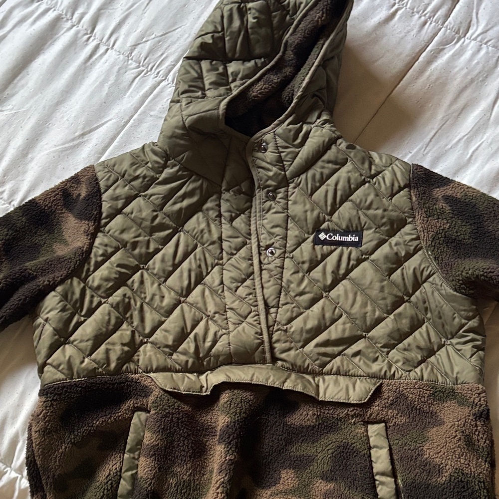 Columbia women’s Green and Brown Quilted Jacket